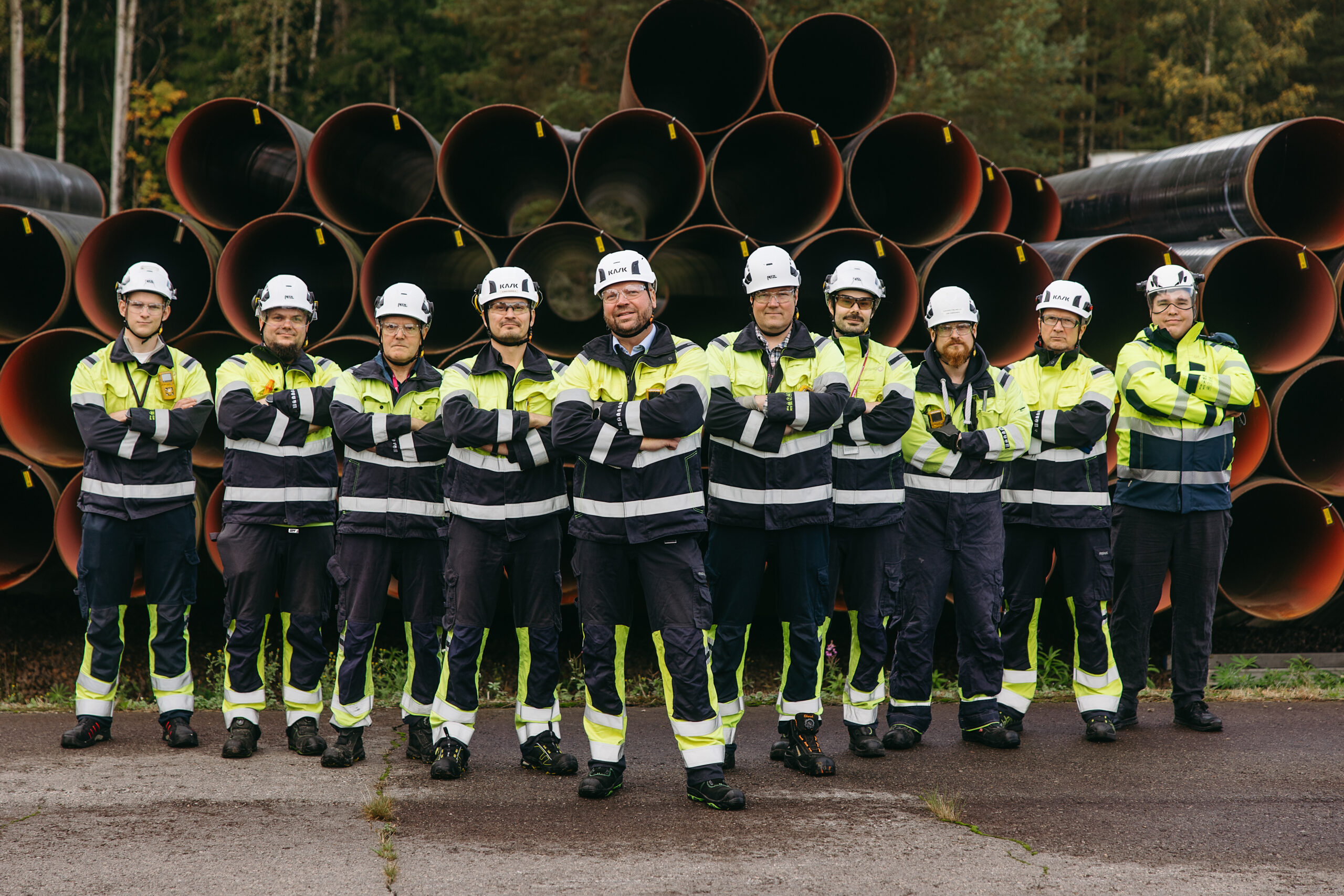 Gasgridin kunnossapitotiimi. Vasemmalta Arttu Kause, Toni Vuorio, Janne Lumme, Ilkka Pahkala, Juha Miettinen, Jukka Saarinummi, Ville Riikkula, Jani Hinkkanen, Jouni Lång ja Heikki Madetoja.