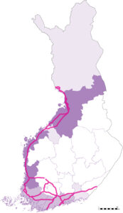 Alustavat vaihtoehtoiset vedynsiirtoverkon reittisuunnitelmat, jotka tarkentuvat suunnittelun edetessä./ Preliminary alternative route plans for the hydrogen transmission network, which will be refined as the planning progresses. / Preliminära alternativa ruttplaner för vätgasöverföringsnätverket, som kommer att förtydligas i planeringens fortskridande.