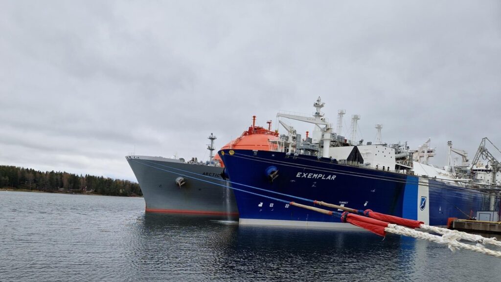 LNG-carrier Arctic Voyager